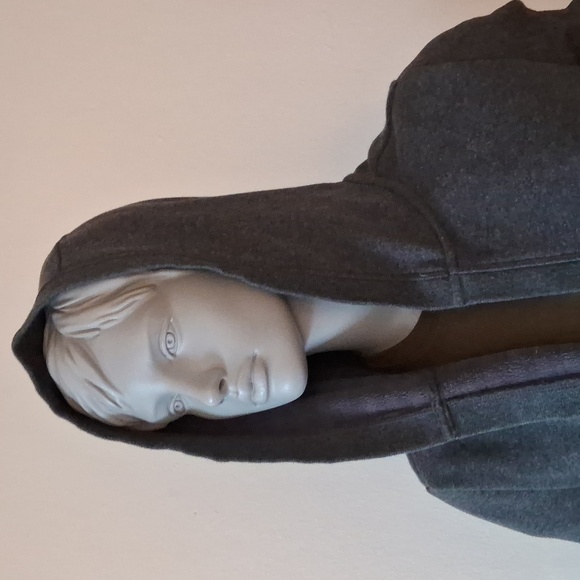 🌟 3/$30 .Comfy Hoody with Fleece Interior. - Picture 5 of 5